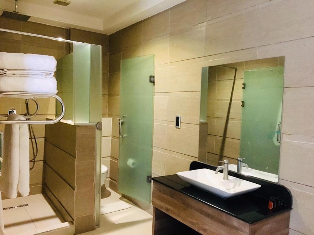 Summerset Continental Hotel Maitama By T E L E Hospitality Abuja Exteriör bild