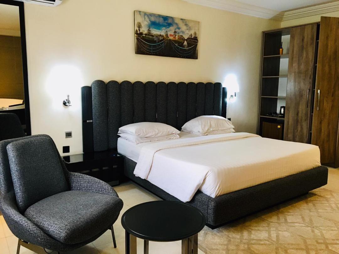 Summerset Continental Hotel Maitama By T E L E Hospitality Abuja Exteriör bild