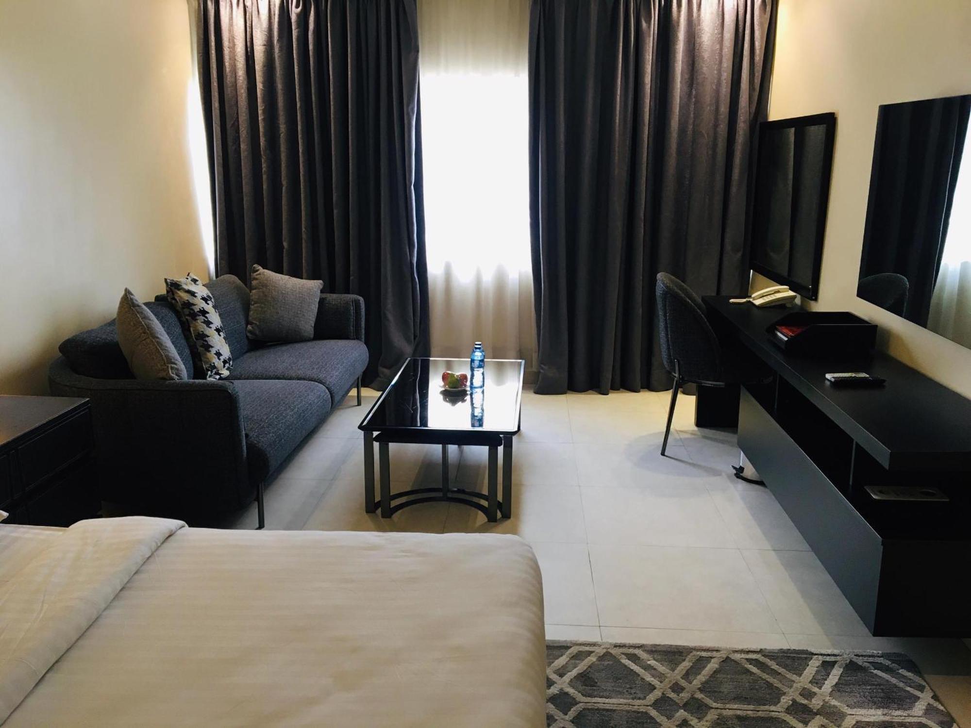 Summerset Continental Hotel Maitama By T E L E Hospitality Abuja Exteriör bild