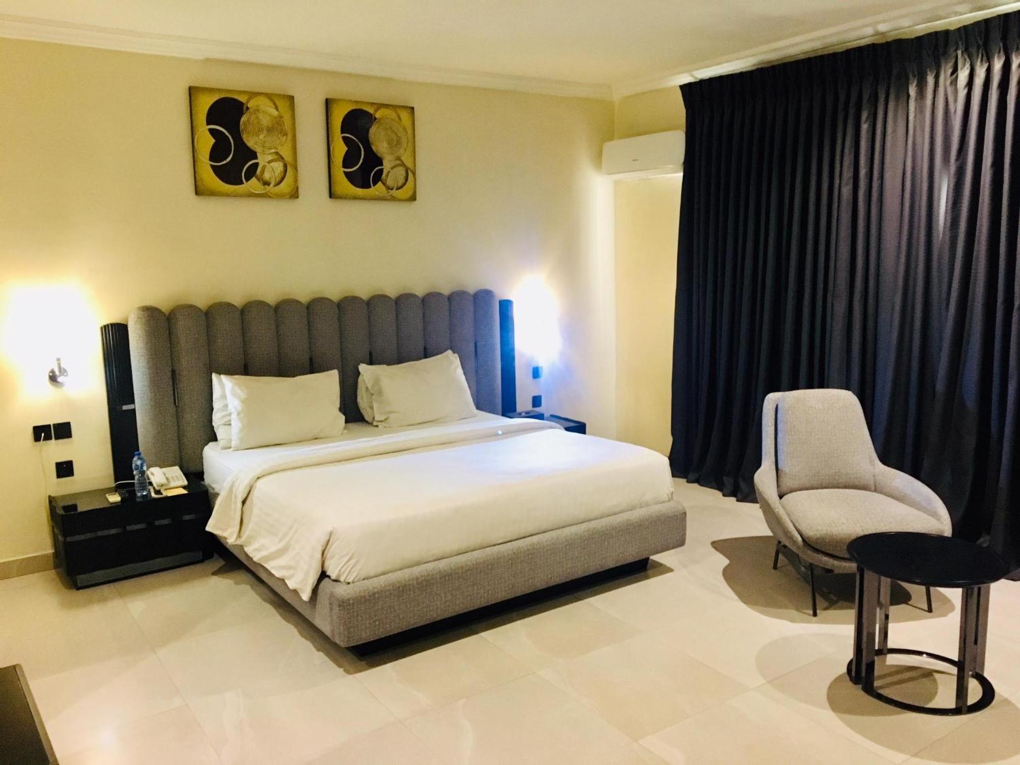 Summerset Continental Hotel Maitama By T E L E Hospitality Abuja Exteriör bild