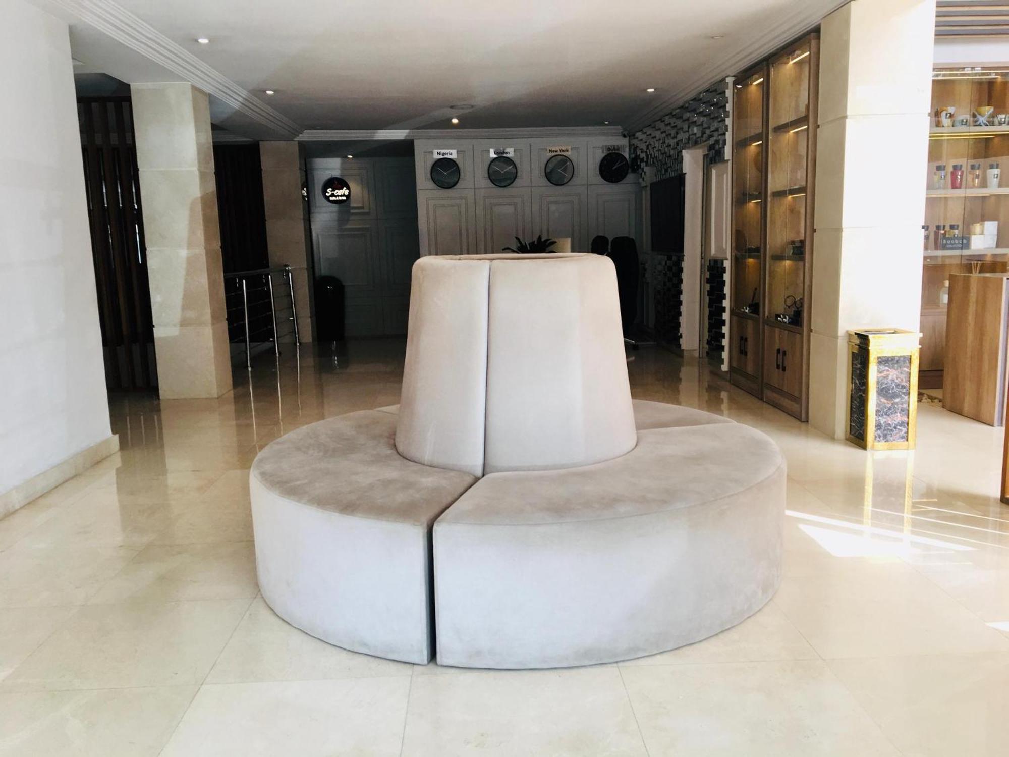 Summerset Continental Hotel Maitama By T E L E Hospitality Abuja Exteriör bild