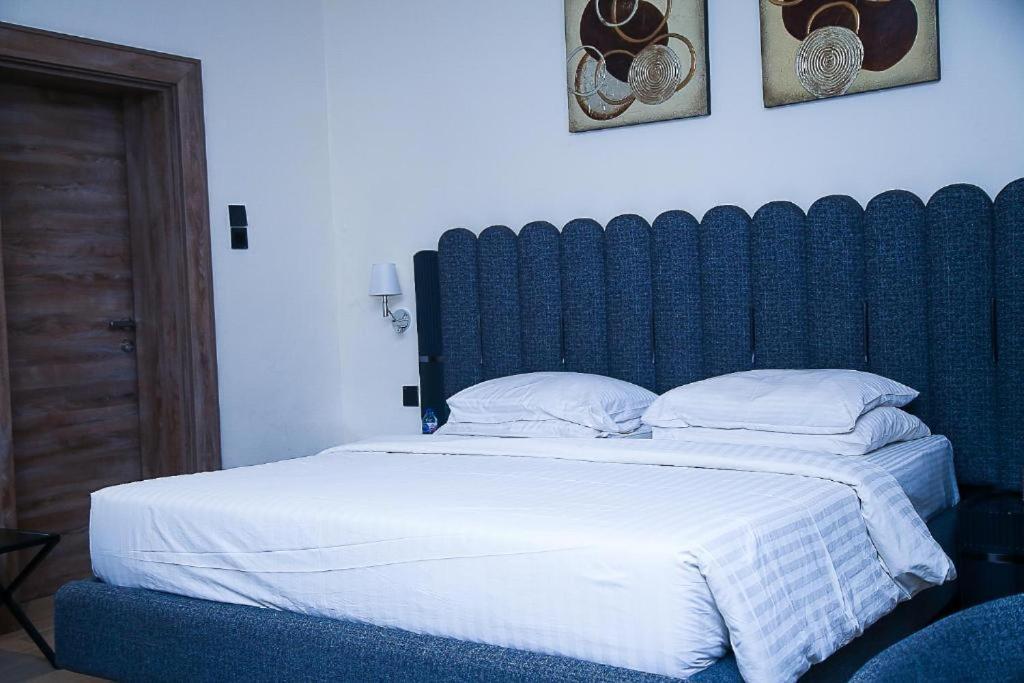Summerset Continental Hotel Maitama By T E L E Hospitality Abuja Exteriör bild