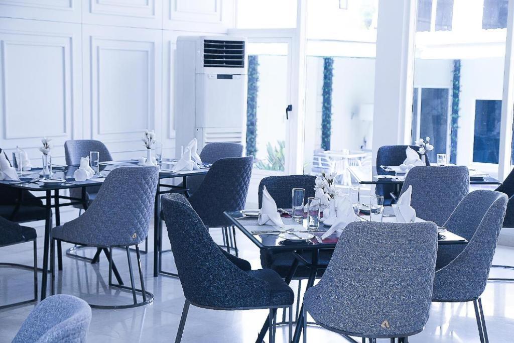 Summerset Continental Hotel Maitama By T E L E Hospitality Abuja Exteriör bild